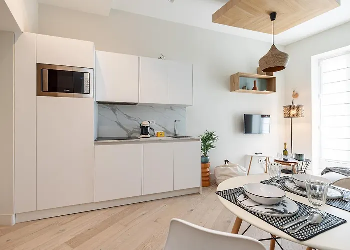 Charming 1 Bdr Appartement *