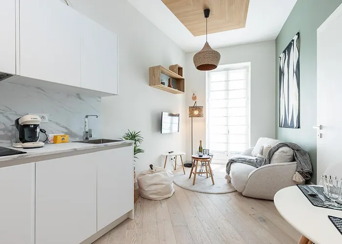 Charming 1 Bdr Appartement *