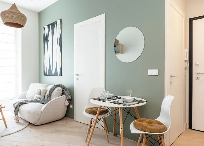 Charming 1 Bdr *