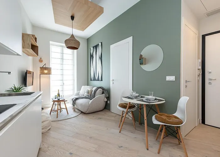 Charming 1 Bdr *