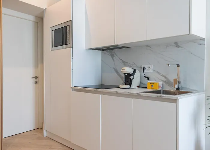 Charming 1 Bdr Nice