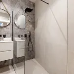 Charming 1 Bdr Apartman